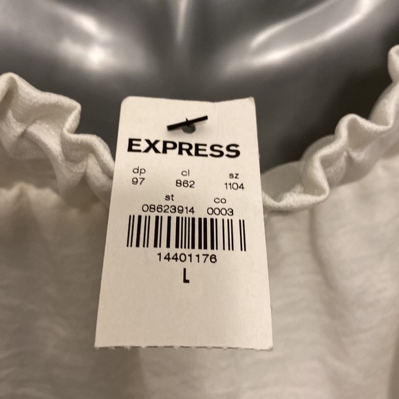 Ruffled off the shoulder top - Picture 3 of 3